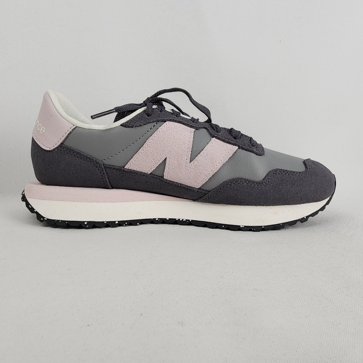 New Balance Lilac 237 V1 Lace Up Sneakers Size 9