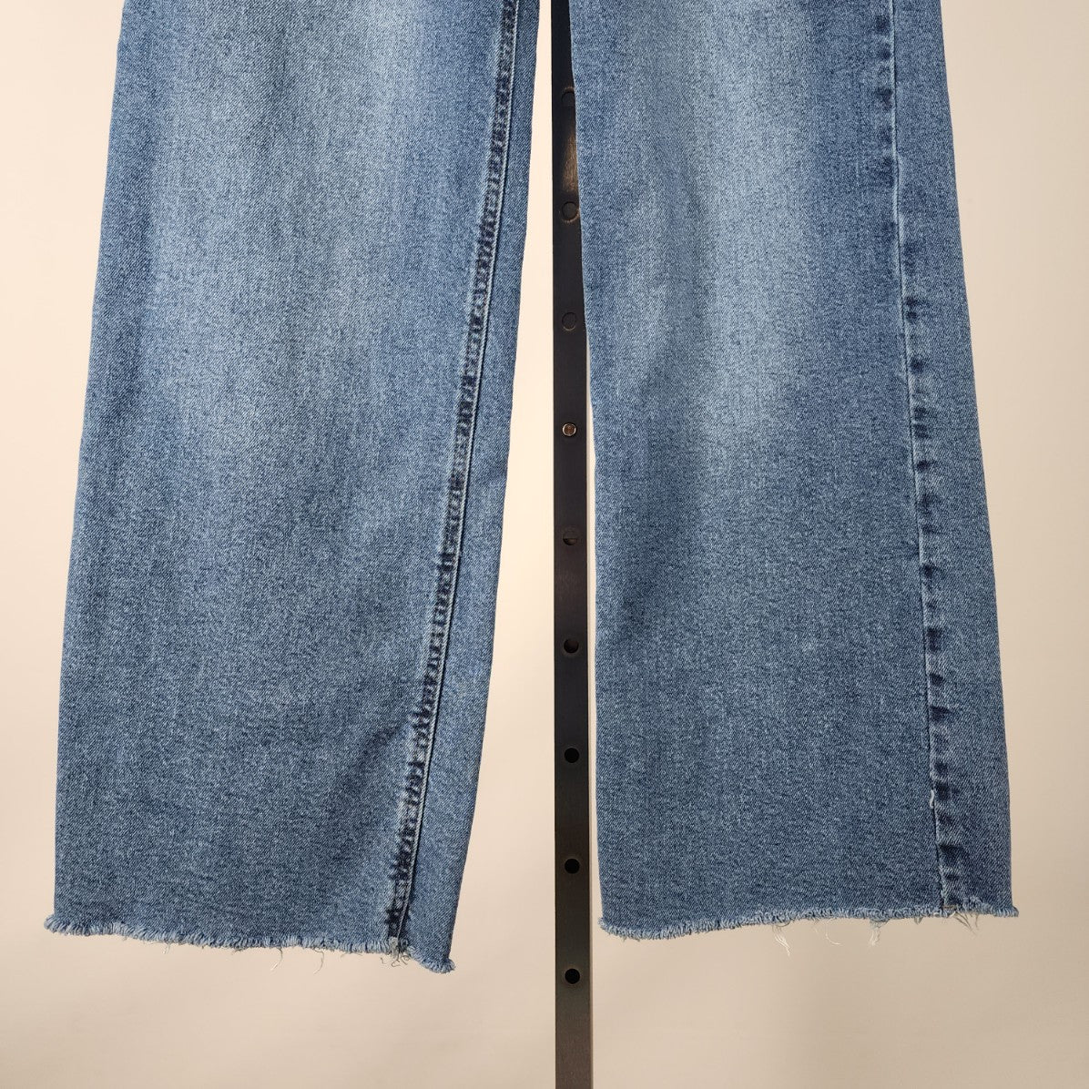 Regeneration Willow MidRise Wide Leg Distressed Hem Denim Jeans Size 26