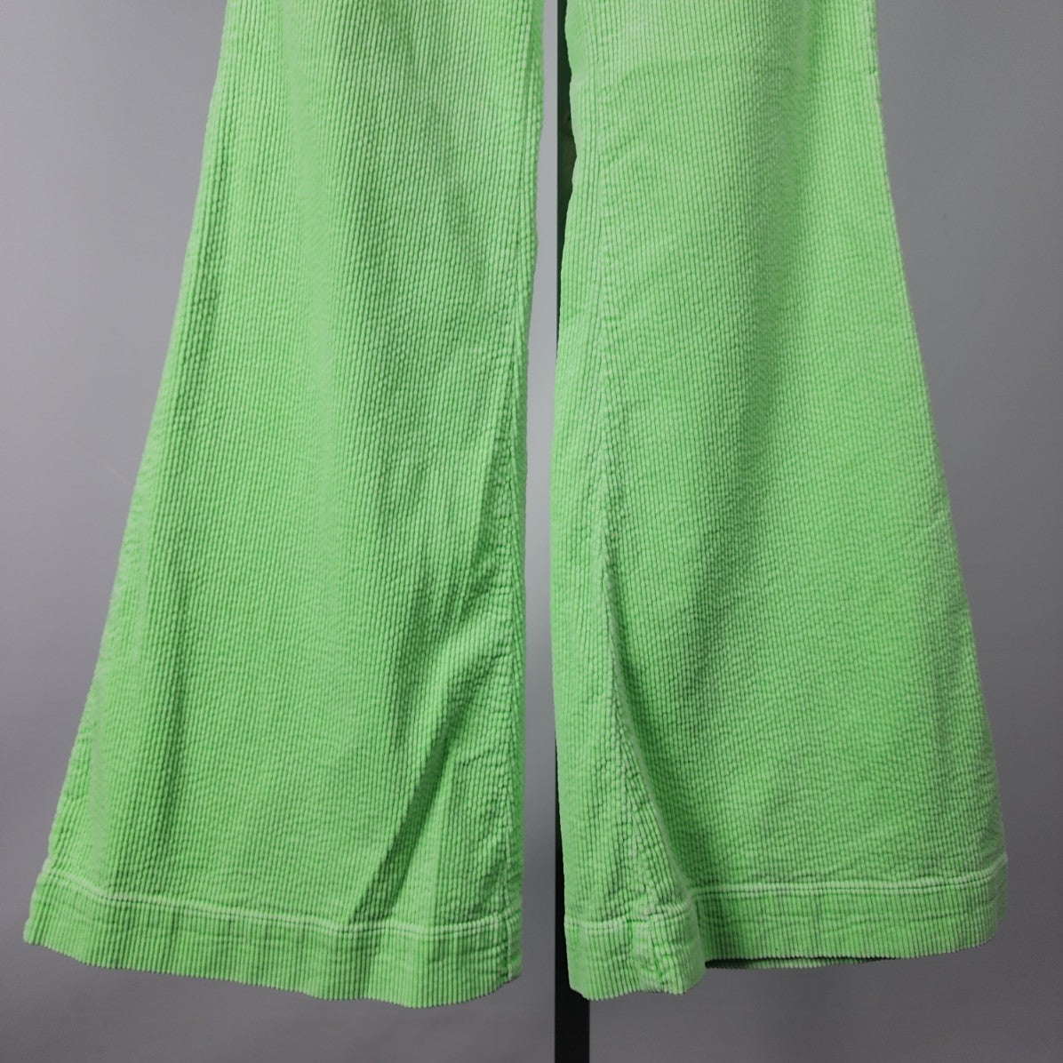 Rolla's Green Eastcoast High Rise Flare Corduroy Pants Size 25