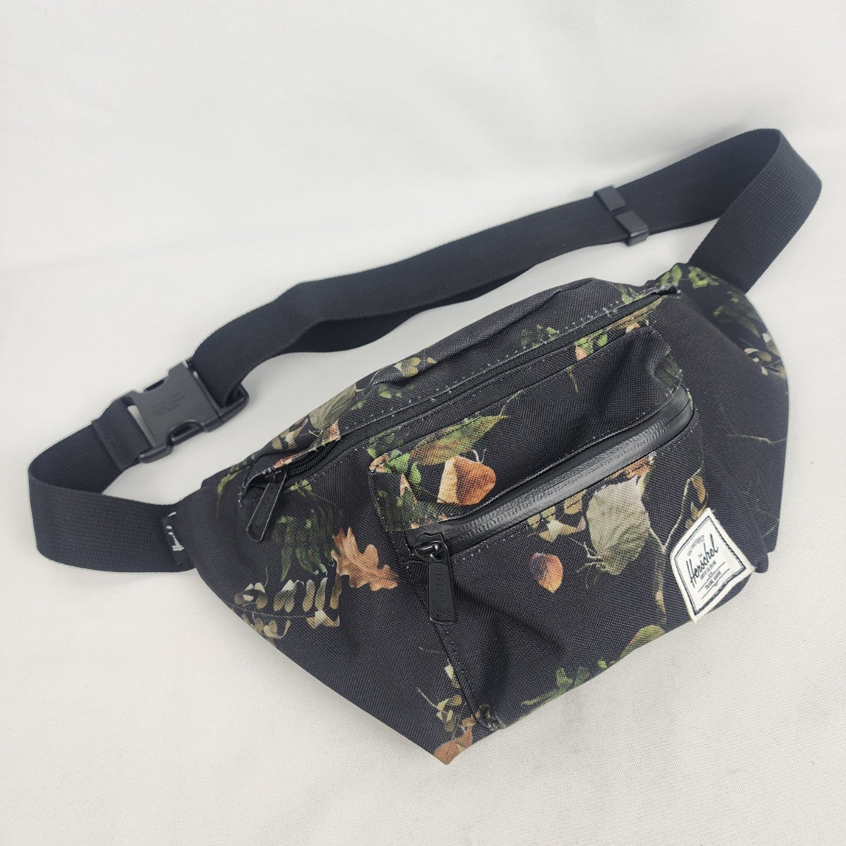 Herschel Supply Seventeen Black Floral Hip Pack Belt Bag