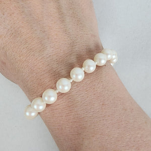 Vintage White Faux Pearl Bracelet