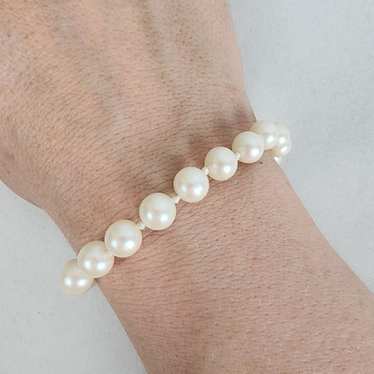 Vintage White Faux Pearl Bracelet