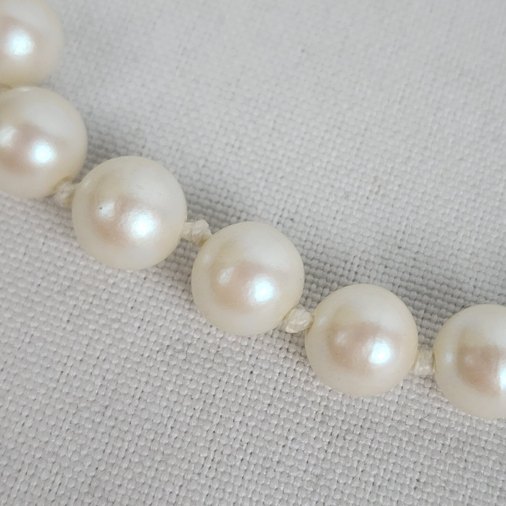 Vintage White Faux Pearl Bracelet