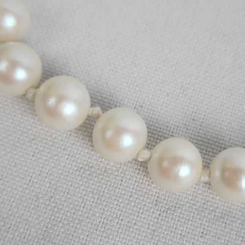 Vintage White Faux Pearl Bracelet