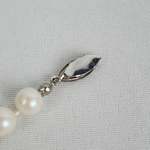 Vintage White Faux Pearl Bracelet