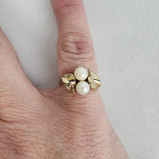 Vintage Gold Tone Faux Pearl Flower Ring Size 5