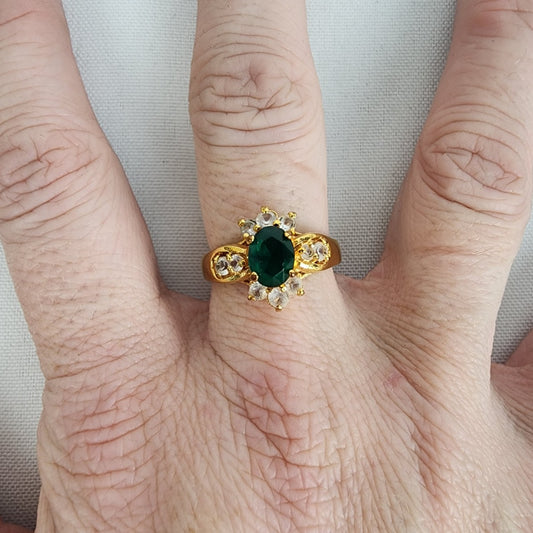 Vintage Seta Gold Tone Green Stone Ring Size 9