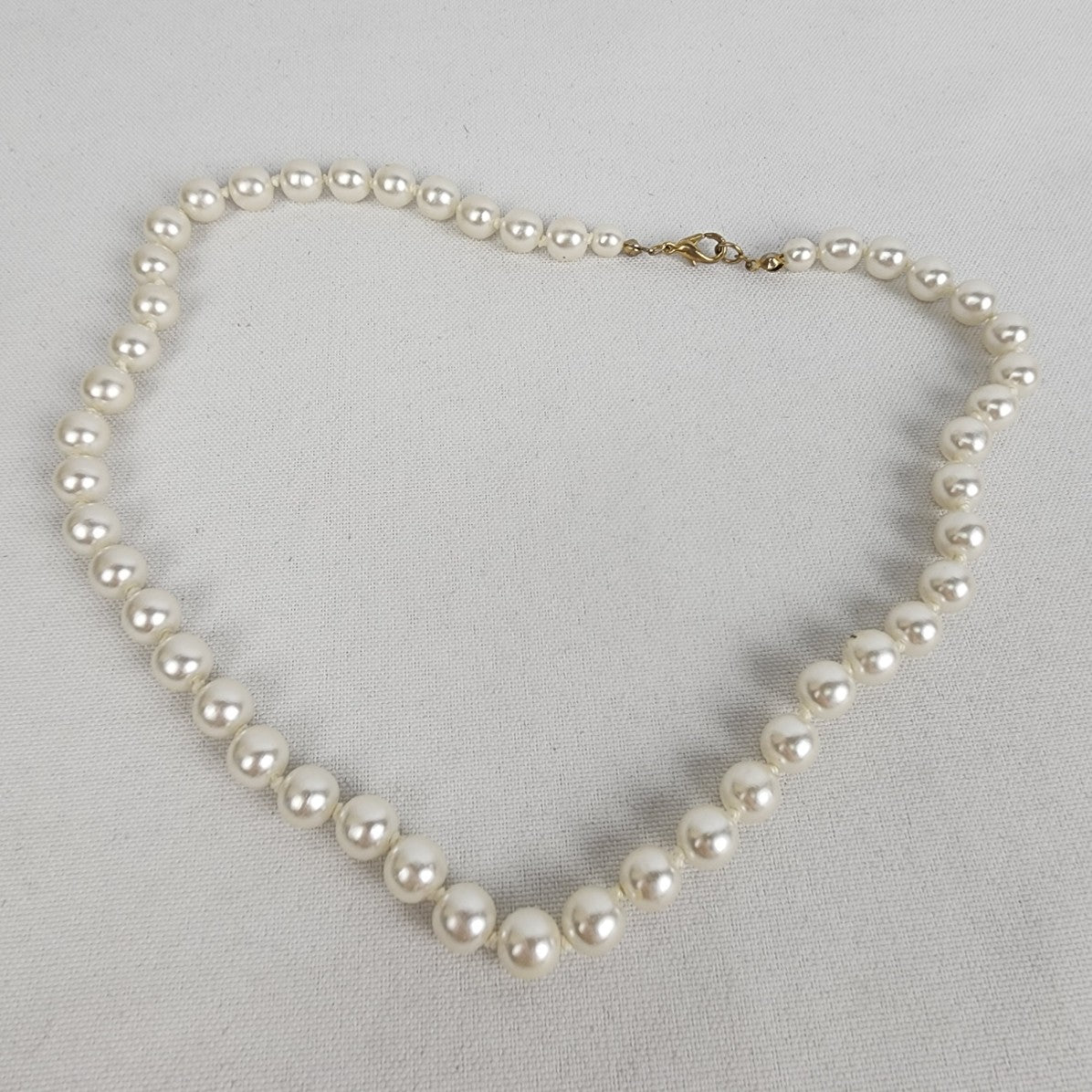 Vintage White Faux Pearl Necklace