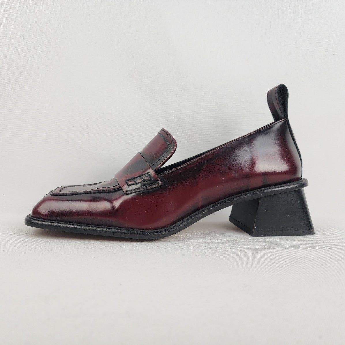 L'intervalle Burgundy Chunky Square Toe Heeled Loafers Size 8.5