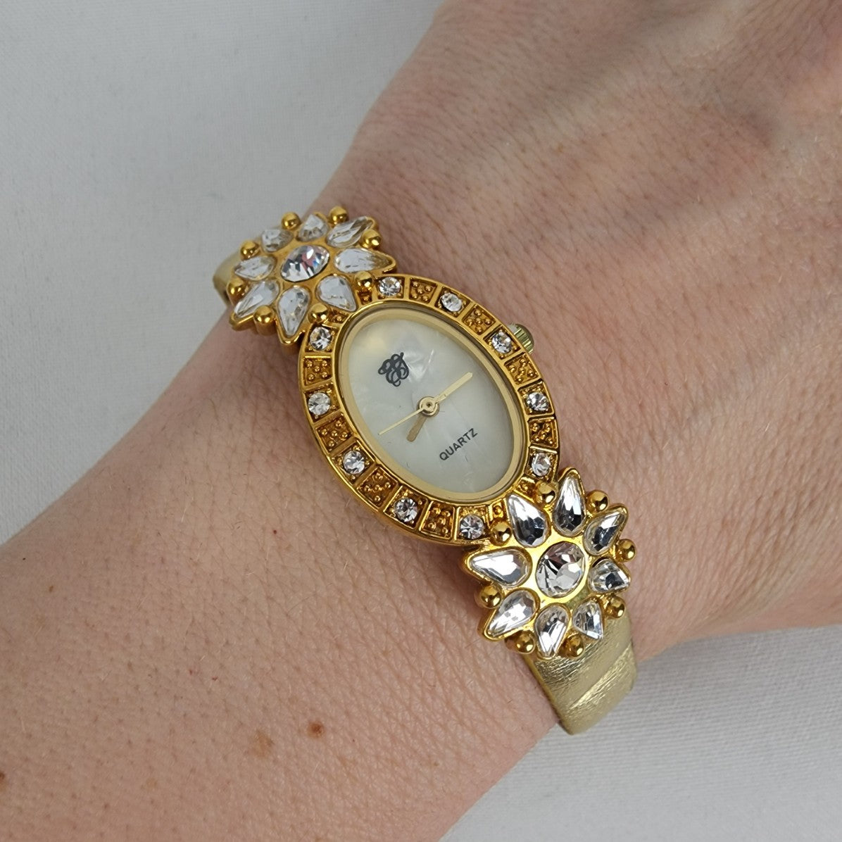 Elizabeth Taylor White Diamonds Gold Flower Crystal Watch