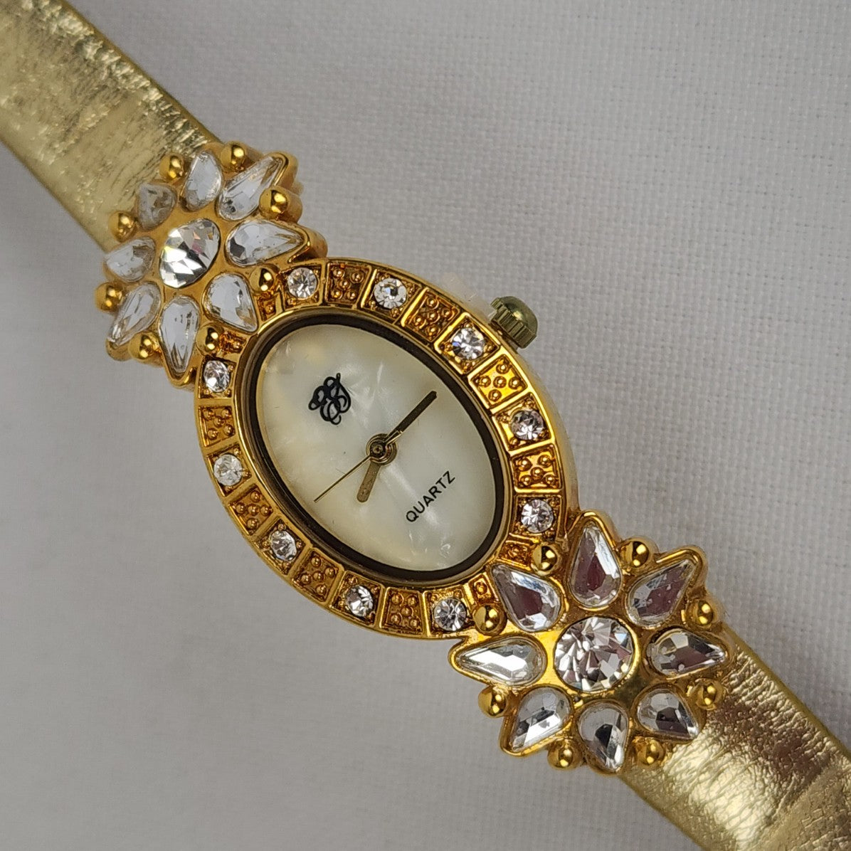 Elizabeth Taylor White Diamonds Gold Flower Crystal Watch