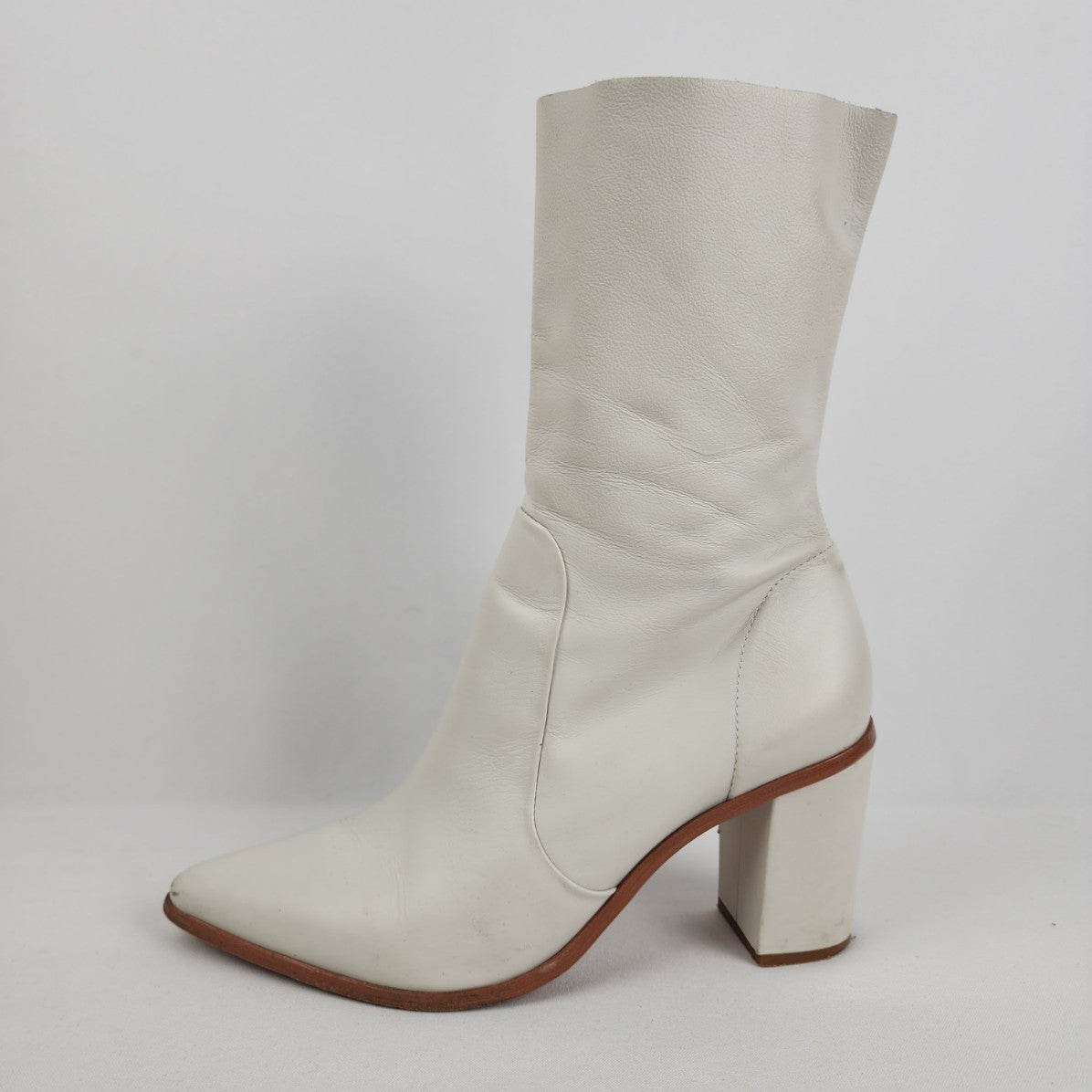 Schultz White Leather Heeled Ankle Boots Size 9