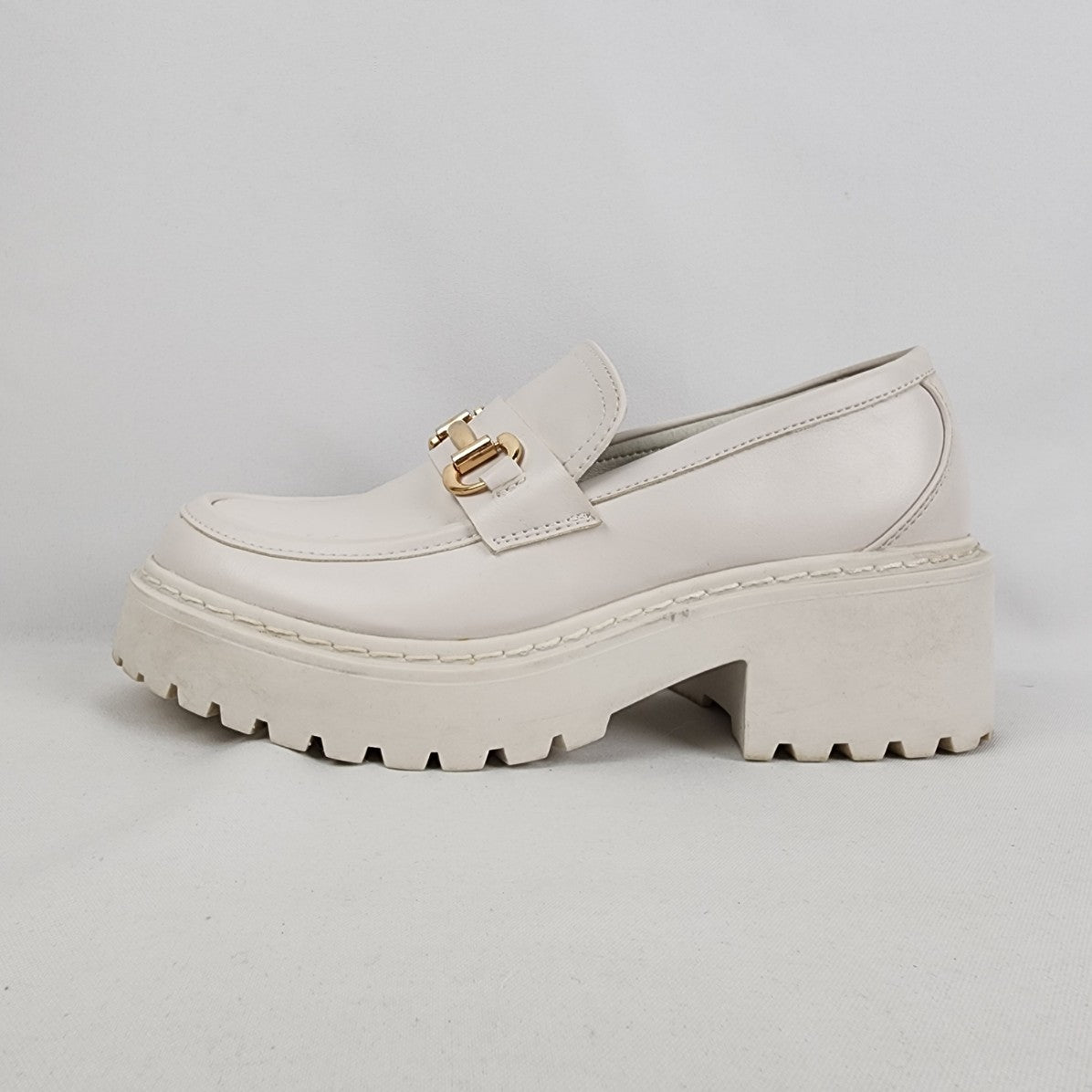 Steve Madden White Chunky Heel Loafers Size 8.5