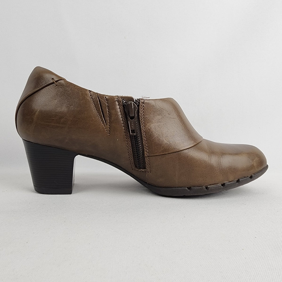 Un Structured by Clarks Brown Leather Low Booties Size 7.5