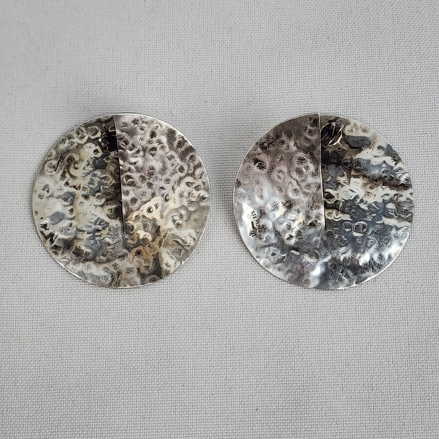 925 Sterling Silver Hammered Round Earrings