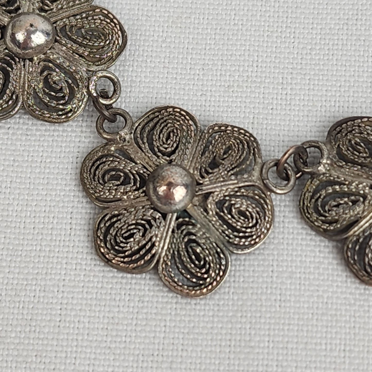 Vintage Silver Tone Floral Ling Necklace