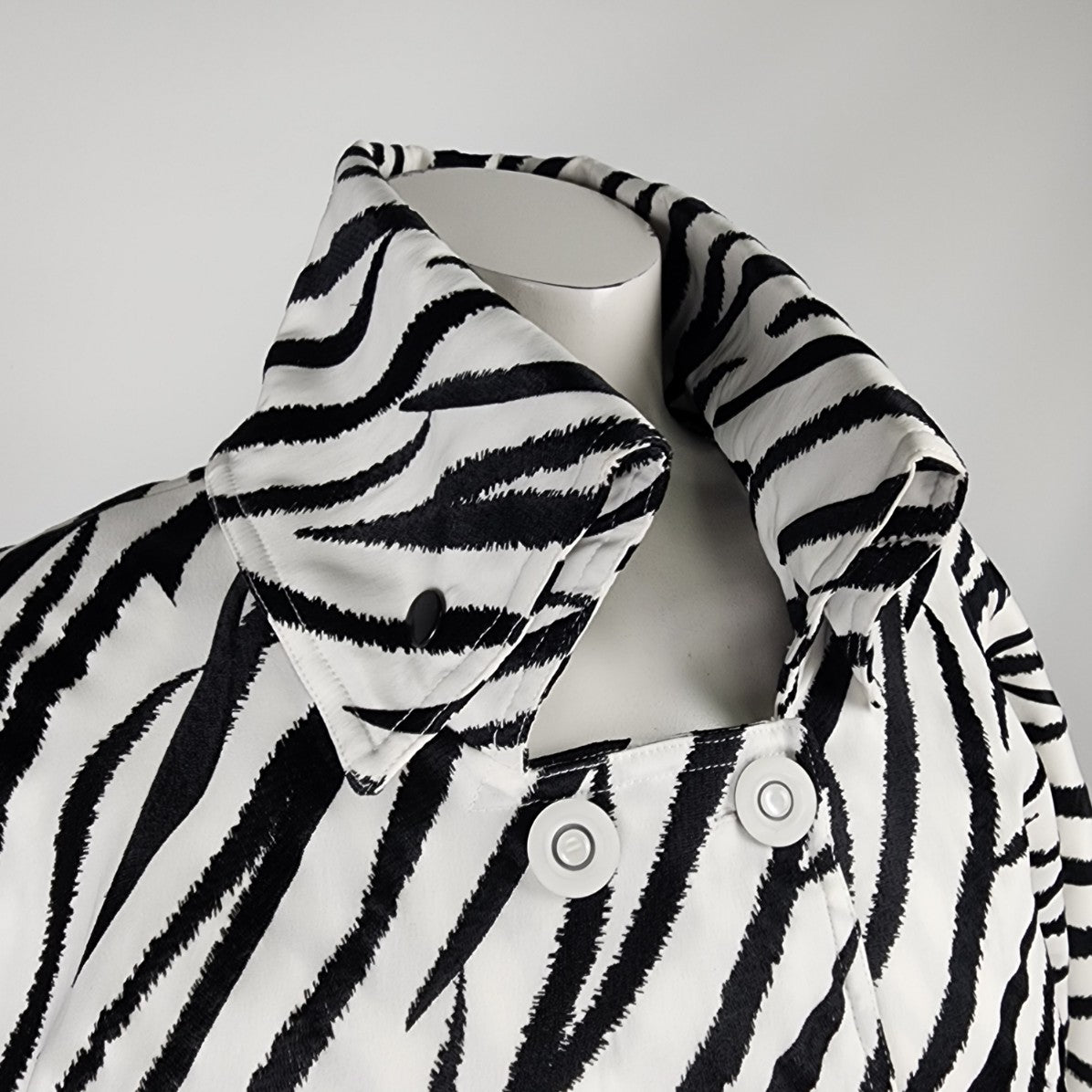 Samuel Dong Zebra Print High Collar Light Jacket Size M/L