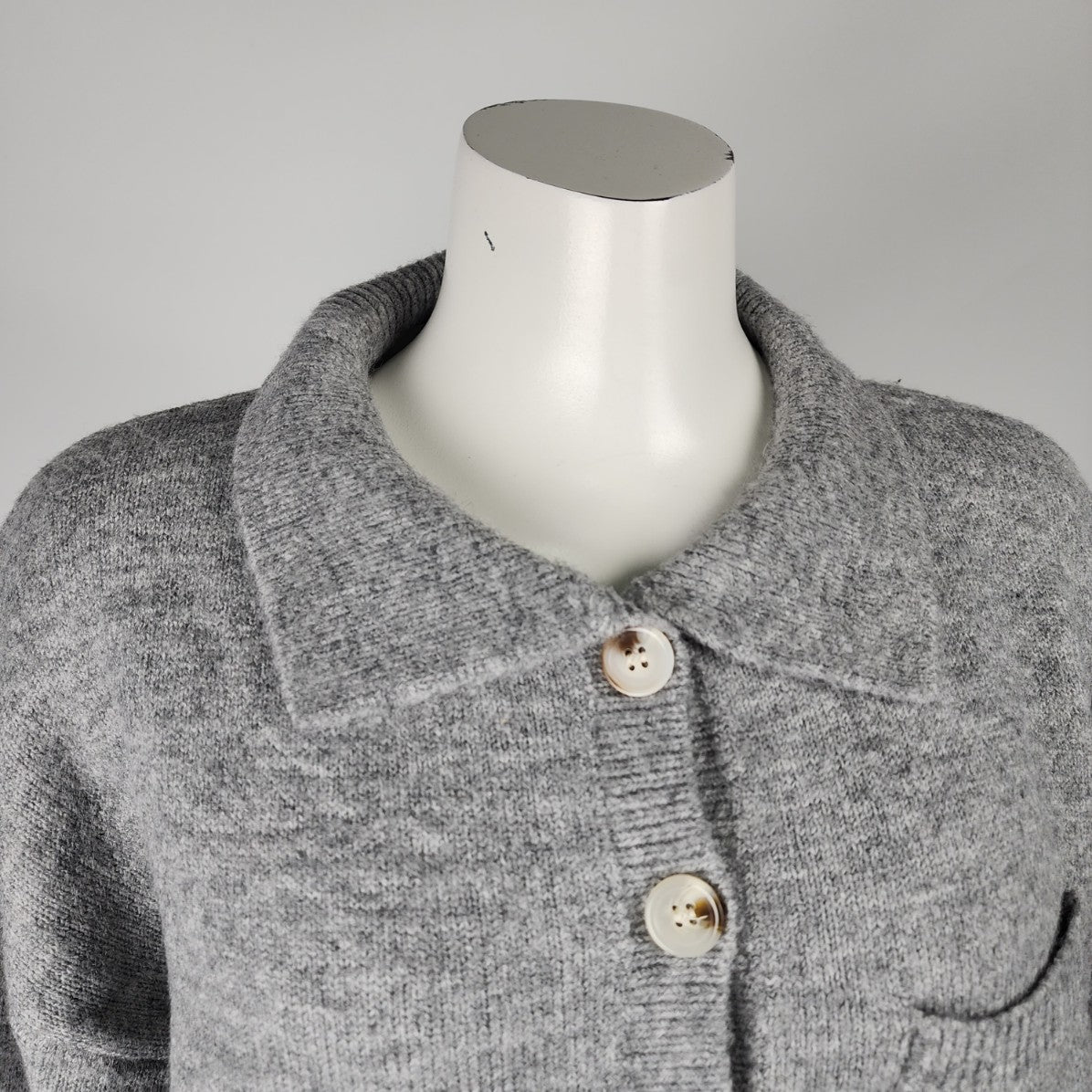 de Lovest Grey Collared Button Down Sweater Size L