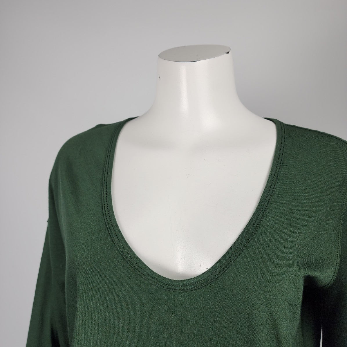 Kit & Ace Green Merino Wool Long Sleeve V-Neck Top Size S