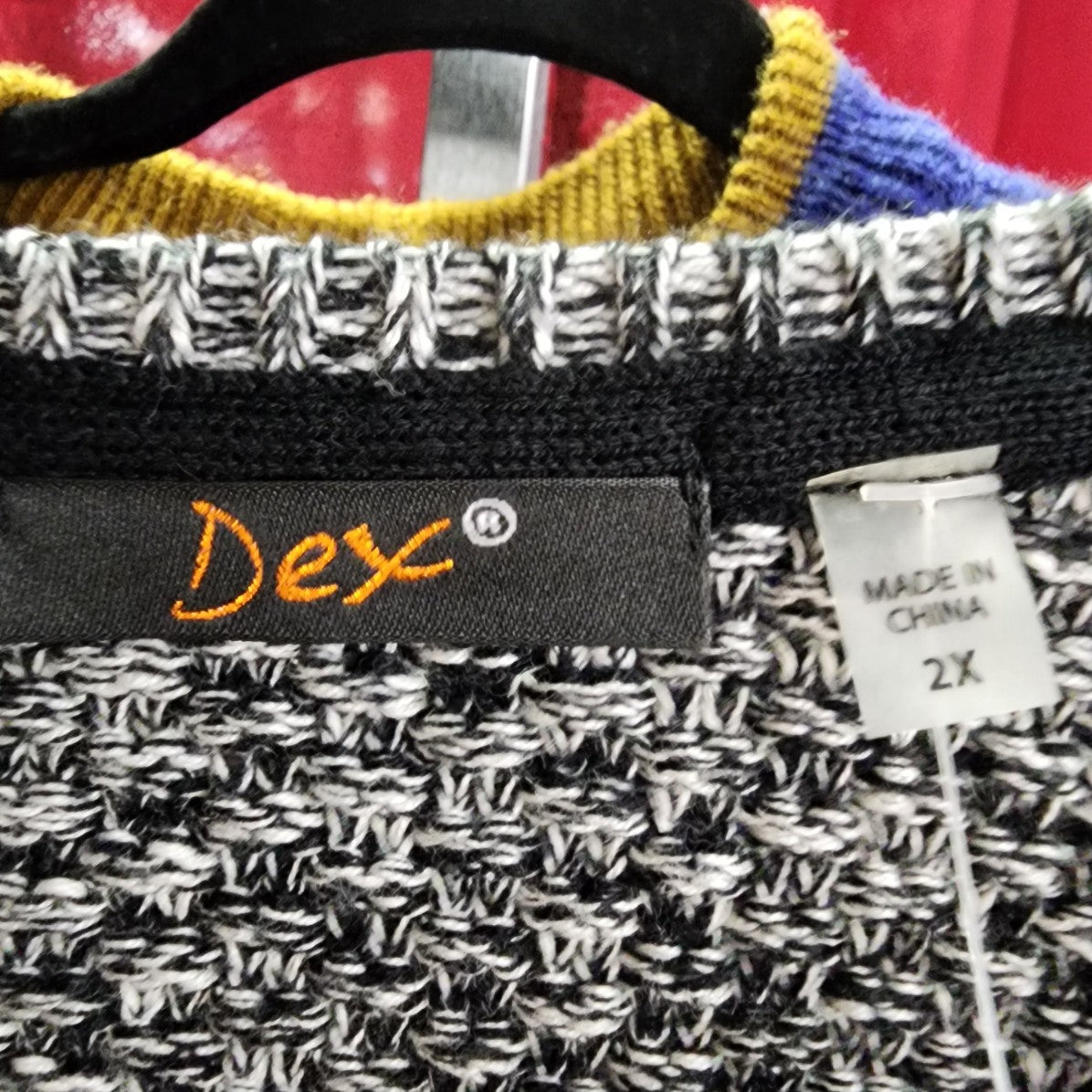 Dex Black & White Knit V-Neck Sweater Size 2XL