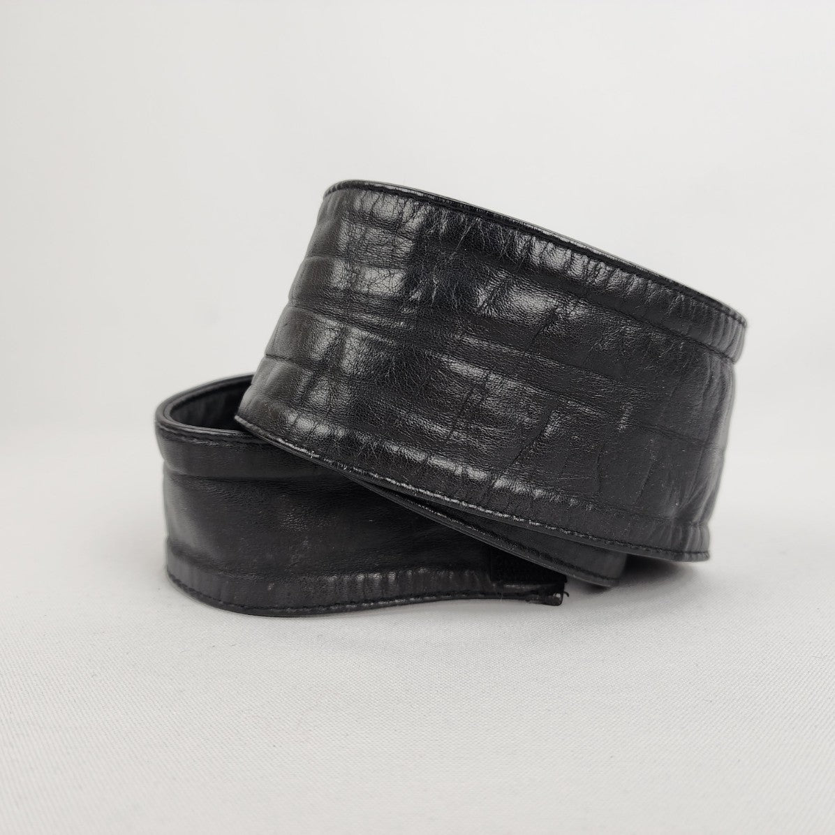 Vintage Black Leather Crossover Velcro Belt Size S/M