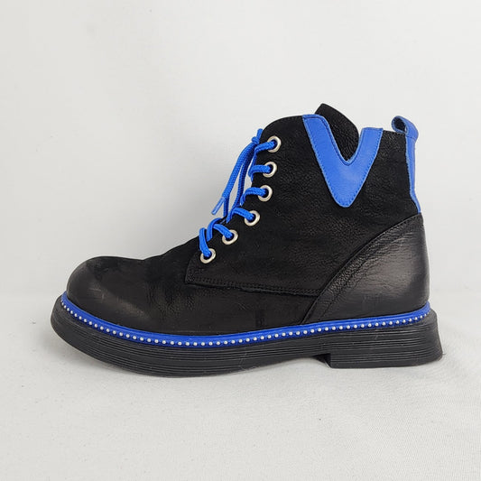 La Pinta Black & Blue Lace Up Military Boots Size 8.5