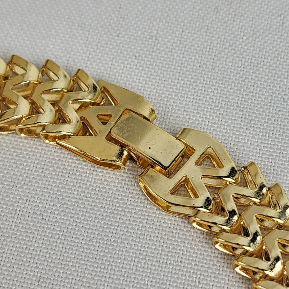 Vintage Gold Tone Red Chain Link Collar Necklace