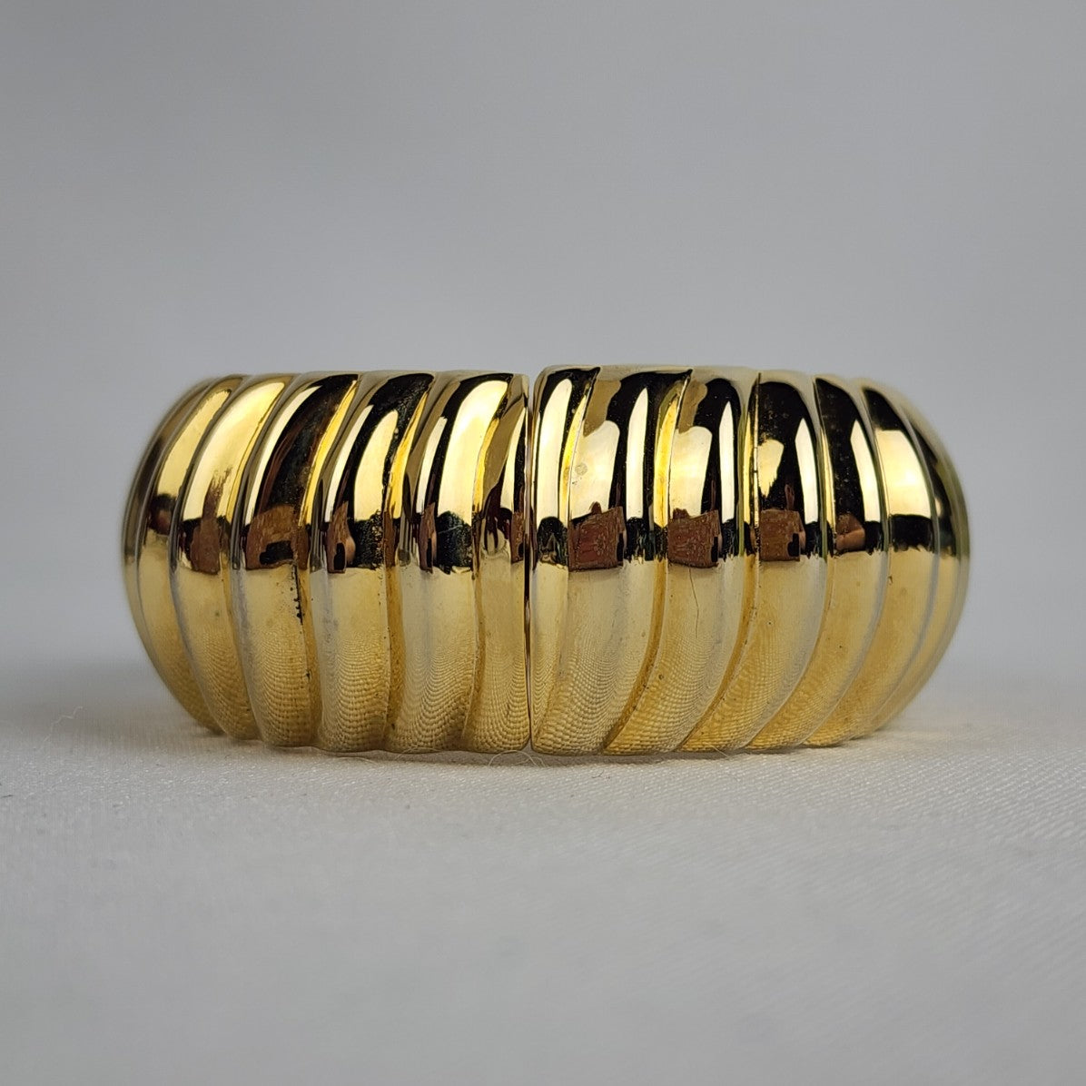 Vintage Gold Tone Hinge Bracelet