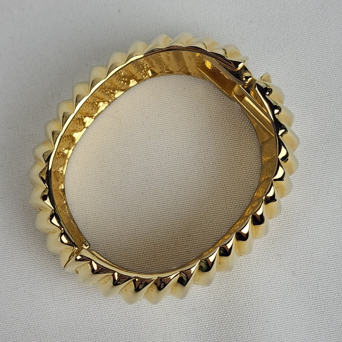 Vintage Gold Tone Hinge Bracelet