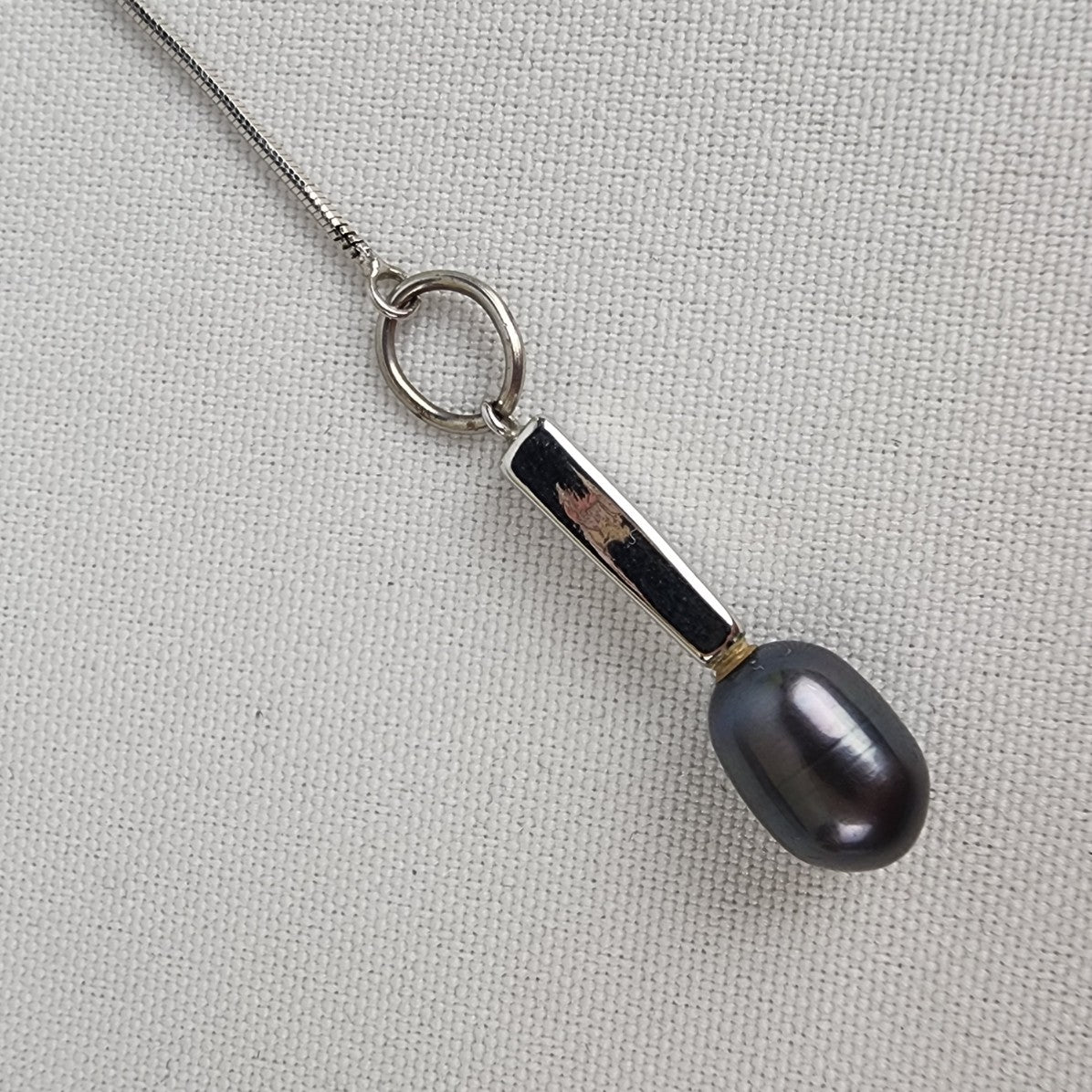 Silver Tone Grey Faux Pearl Pendant Snake Chain Toggle Necklace