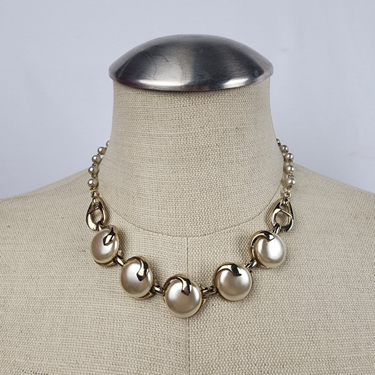 Vintage Gold Tone Cream Faux Pearl Collar Necklace