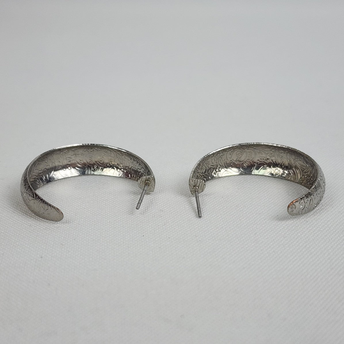 Vintage Silver Tone Floral Etched Hoop Earrings