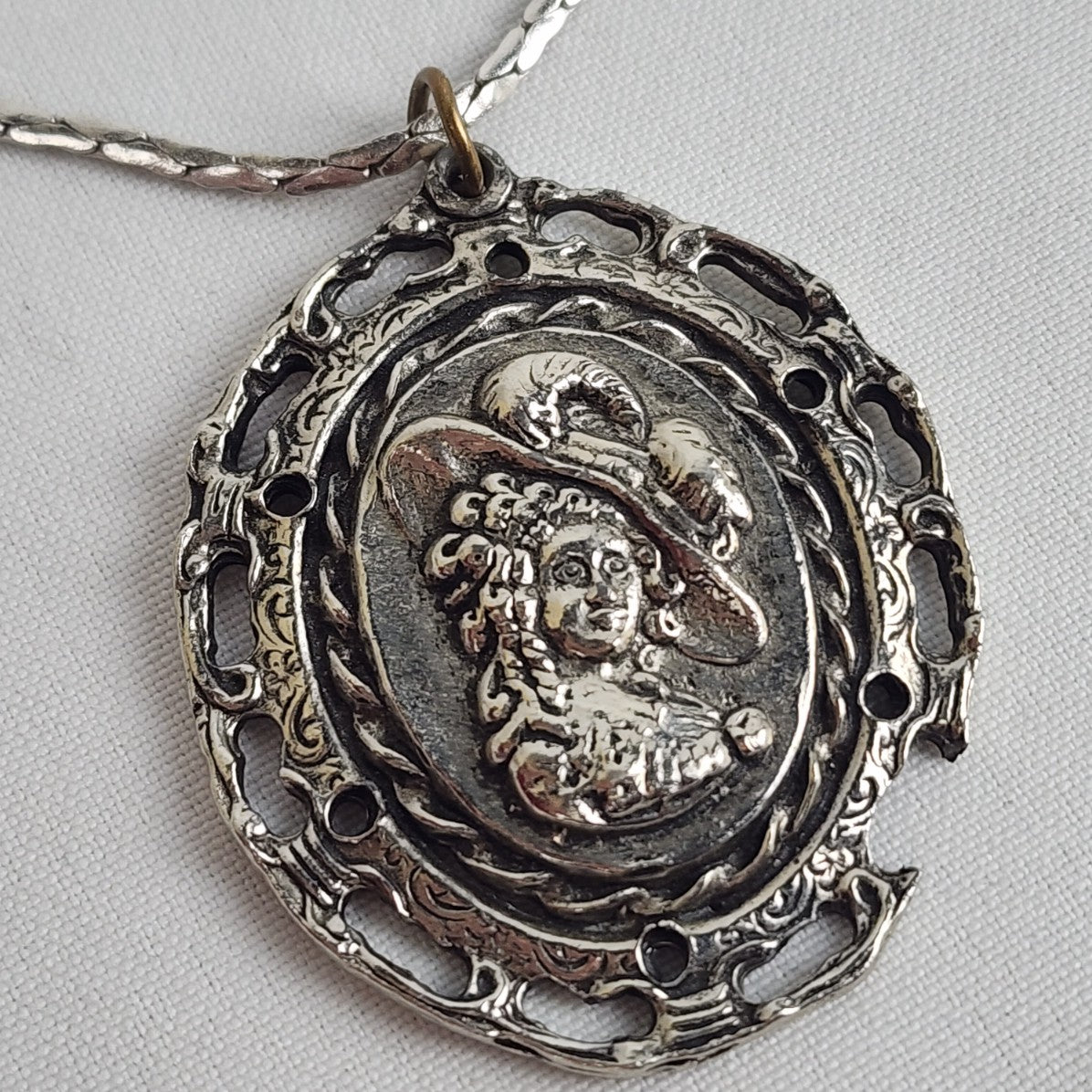 Vintage Silver Tone Cameo Pendant Long Chain Necklace