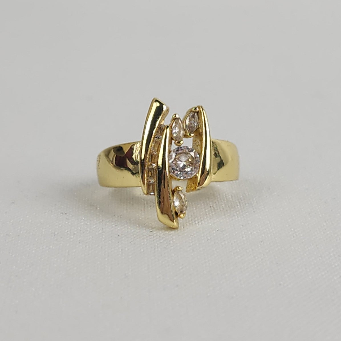 Gold Tone Crystal Stone Ring Size 9