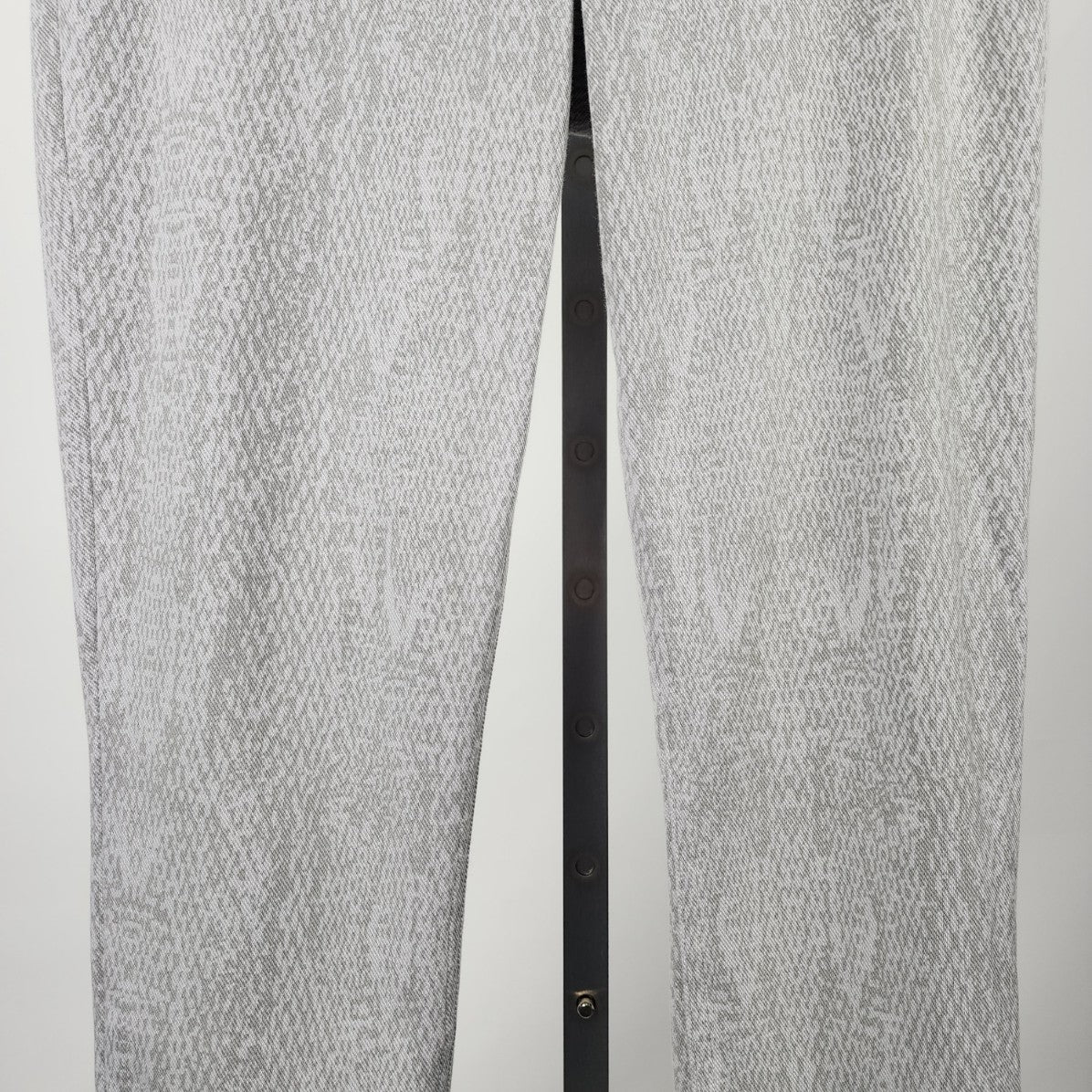 Spanx Grey Reptile Print Skinny Pants Size XL