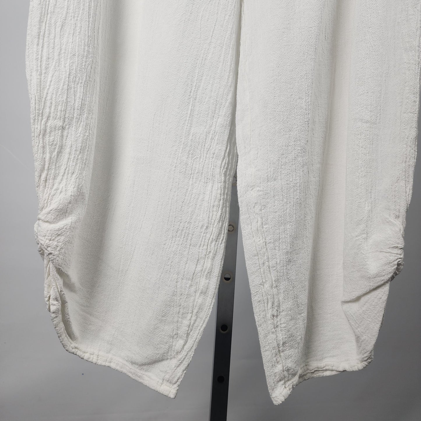 Abaca White Cotton Balloon Leg Pants Size L