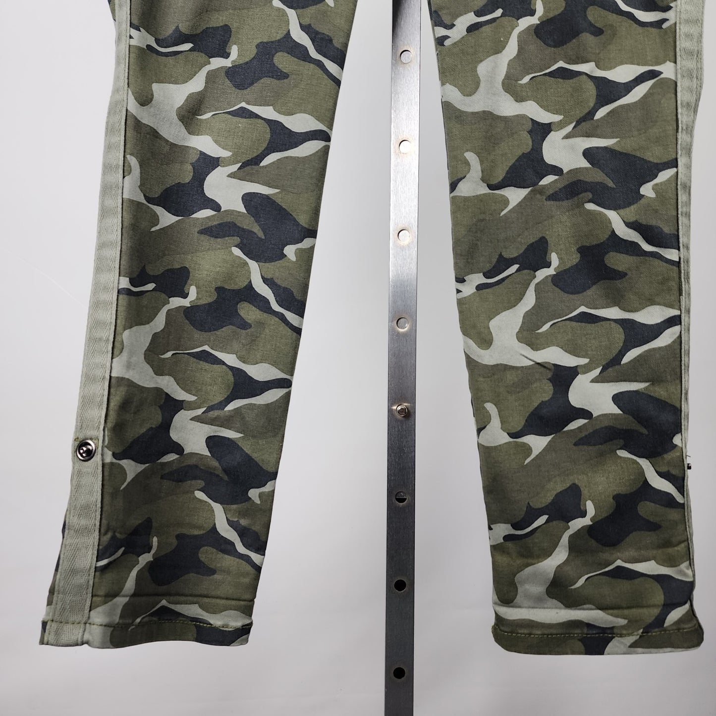 Torrid Green Camo Print Pants Size 14