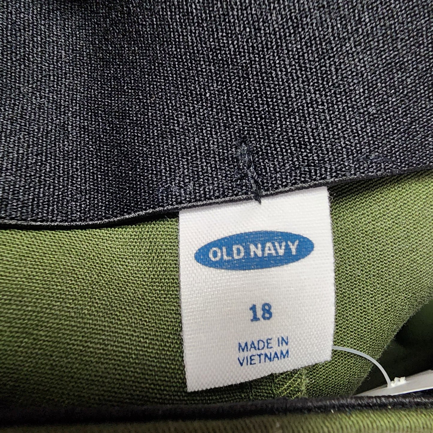 Old Navy Olive Green Cotton Cropped Pants Size 18