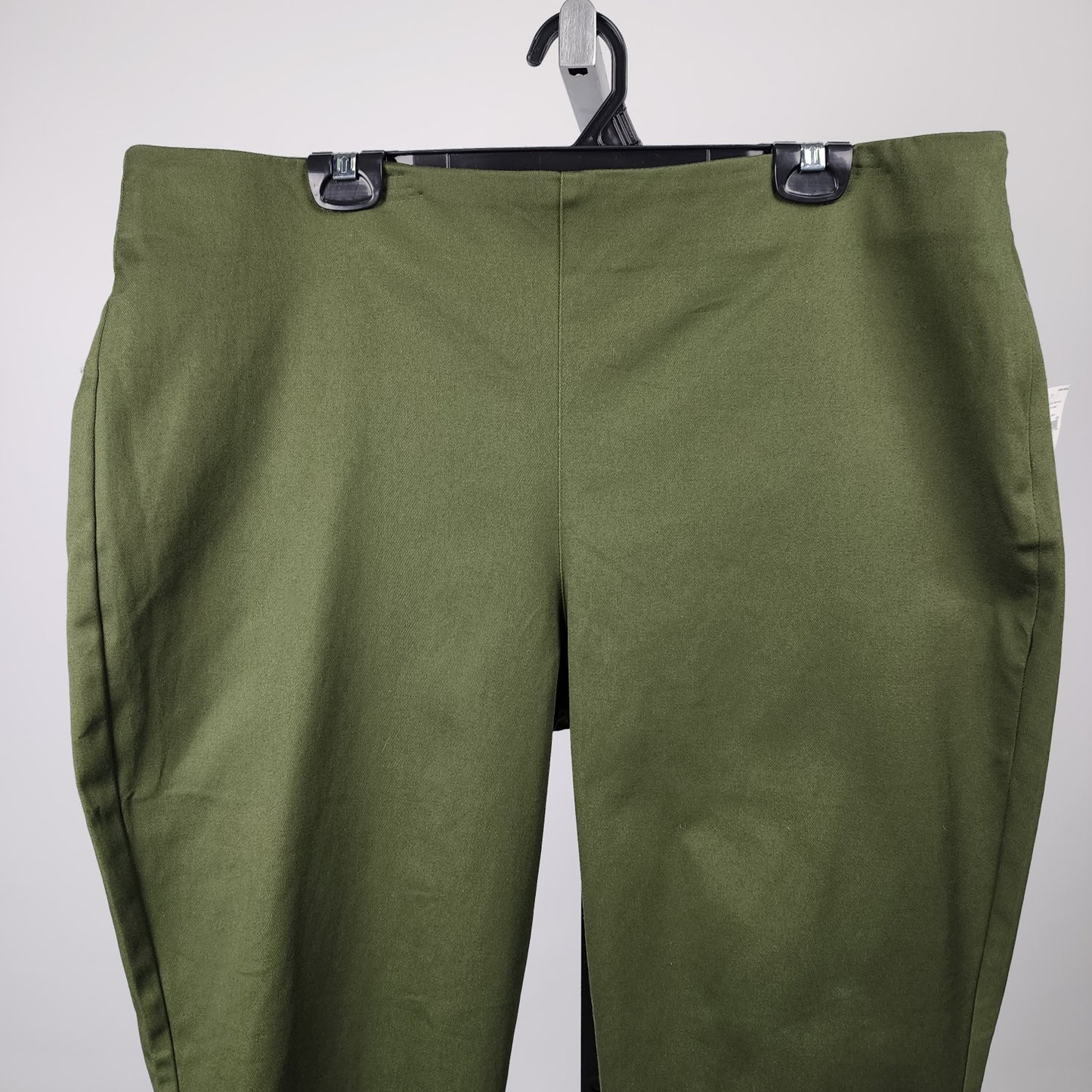 Old Navy Olive Green Cotton Cropped Pants Size 18