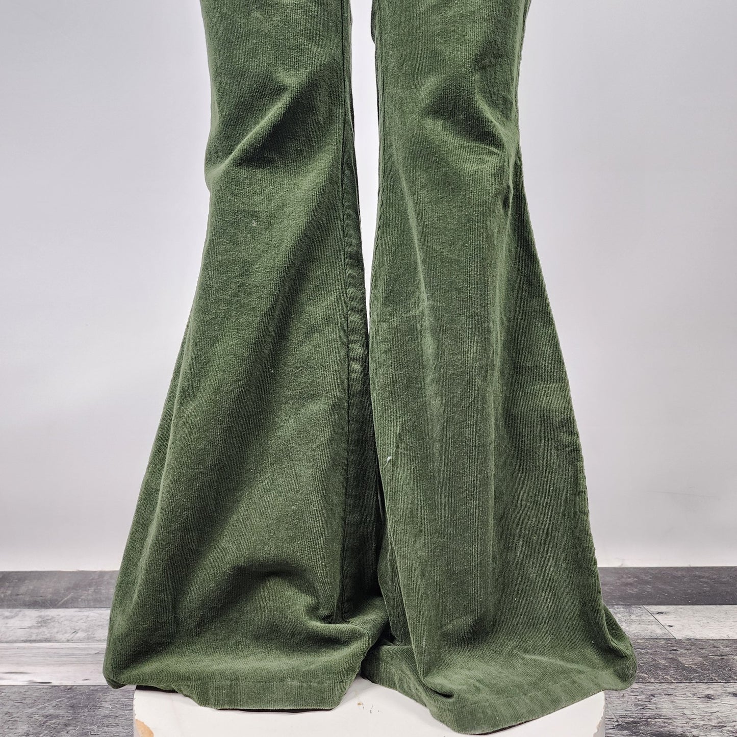 We Wore What Green 70s Corduroy Puff Sleeve Flared Leg Jumpsuit Size XS