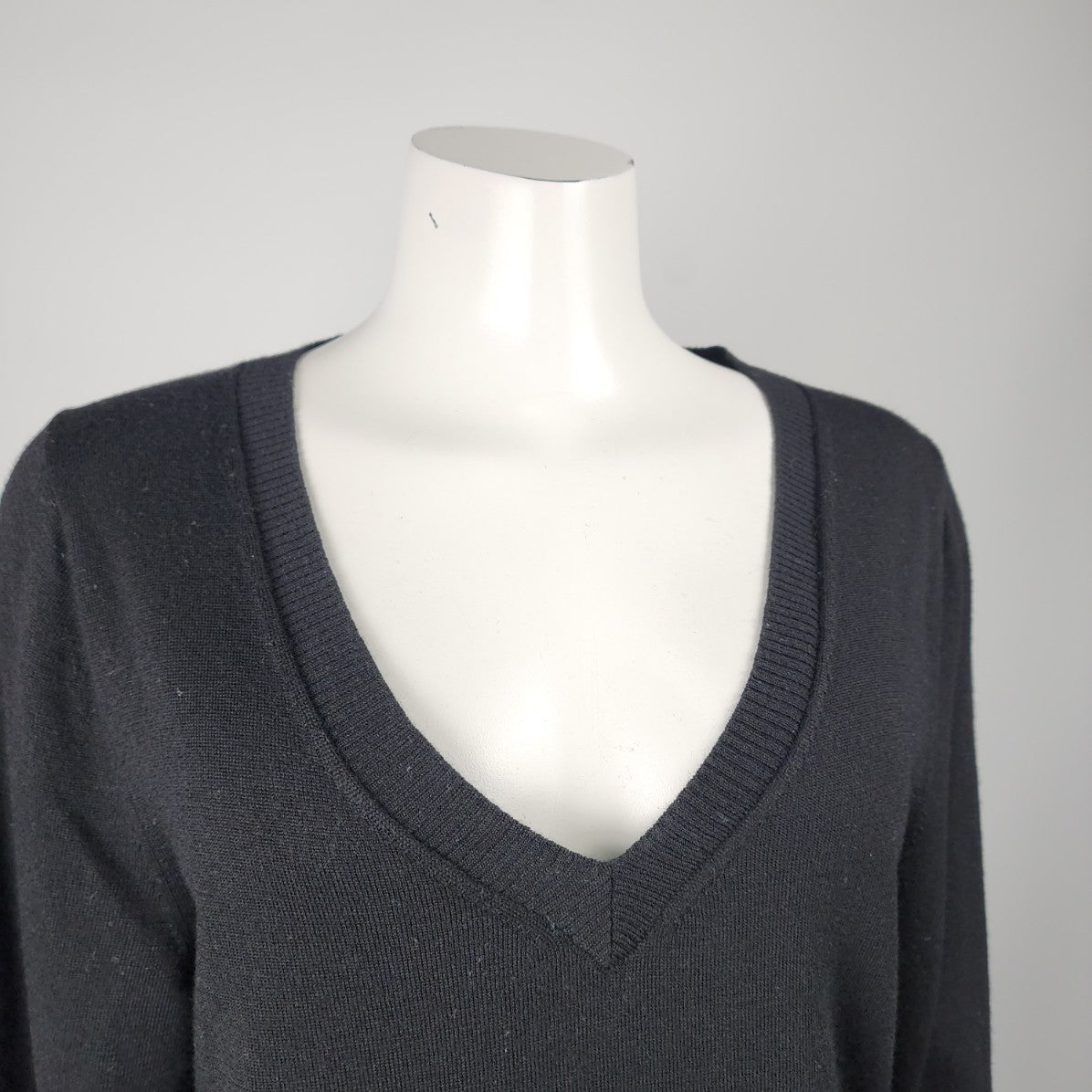 Banana Republic Black Extra Fine Merino Wool Sweater Size XL