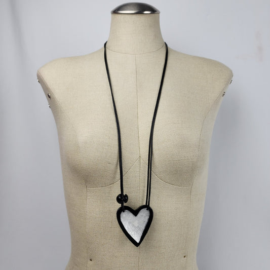 Zsiska Black & White Oversize Heart Adjustable Necklace