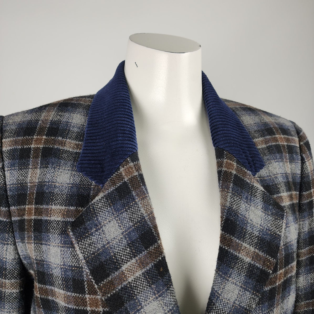 Tribal Navy Plaid Wool 3 Button Blazer Size 6