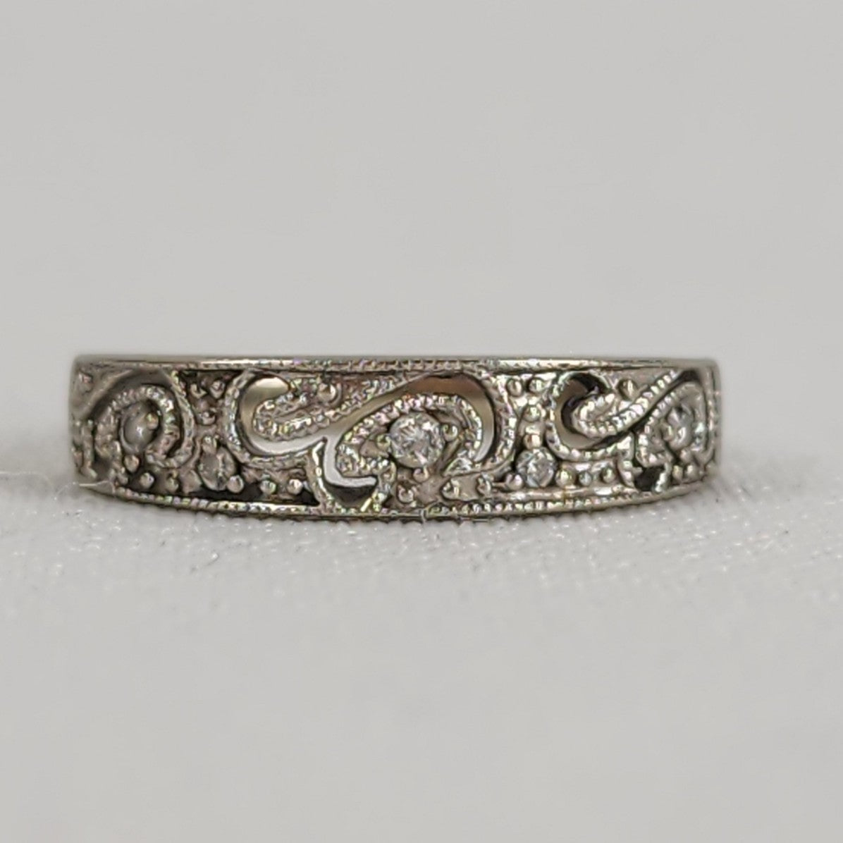 10k Gold Diamond Scroll Ornate Band Ring Size 5