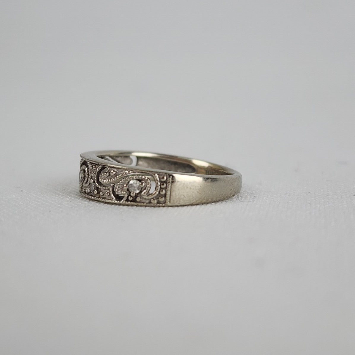 10k Gold Diamond Scroll Ornate Band Ring Size 5