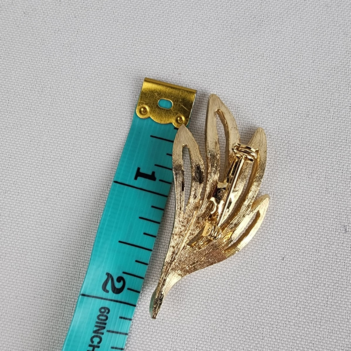 Vintage Gold Tone Leaf Brooch