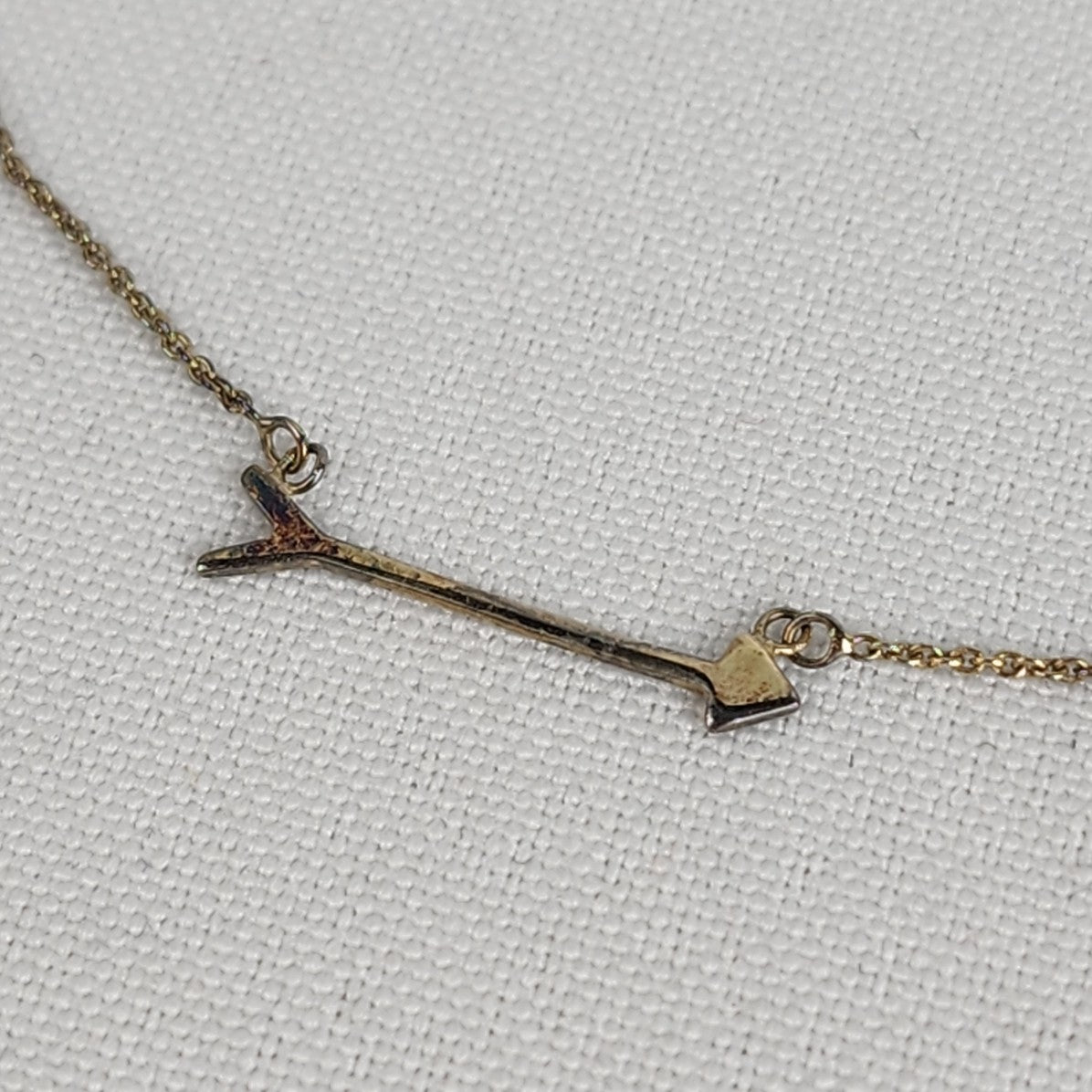 Stella & Dot Gold Tone Arrow Delicate Necklace