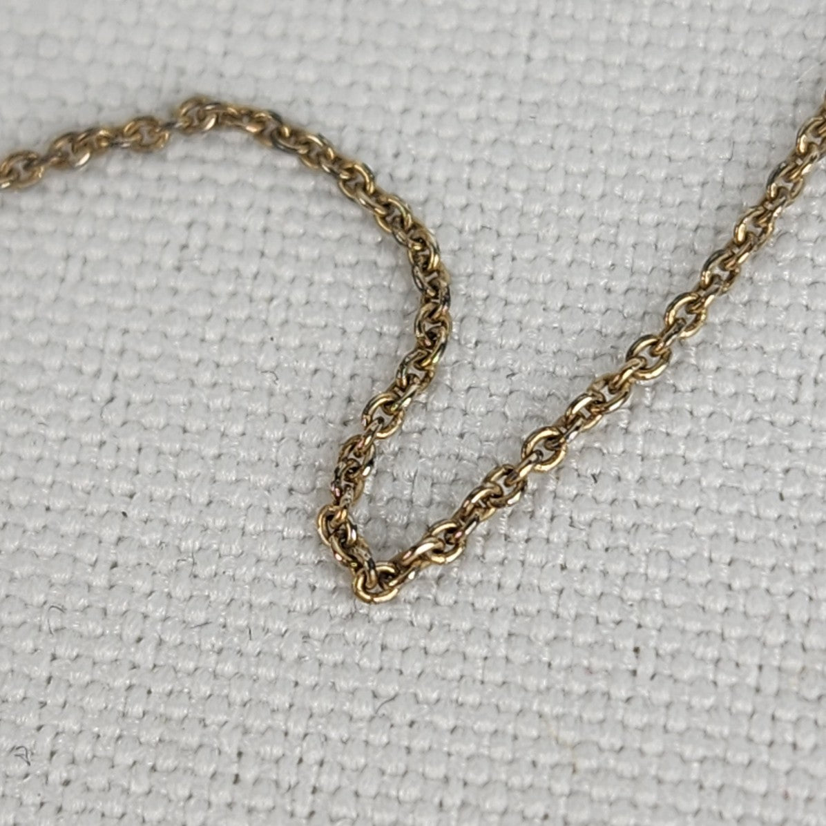 Stella & Dot Gold Tone Arrow Delicate Necklace