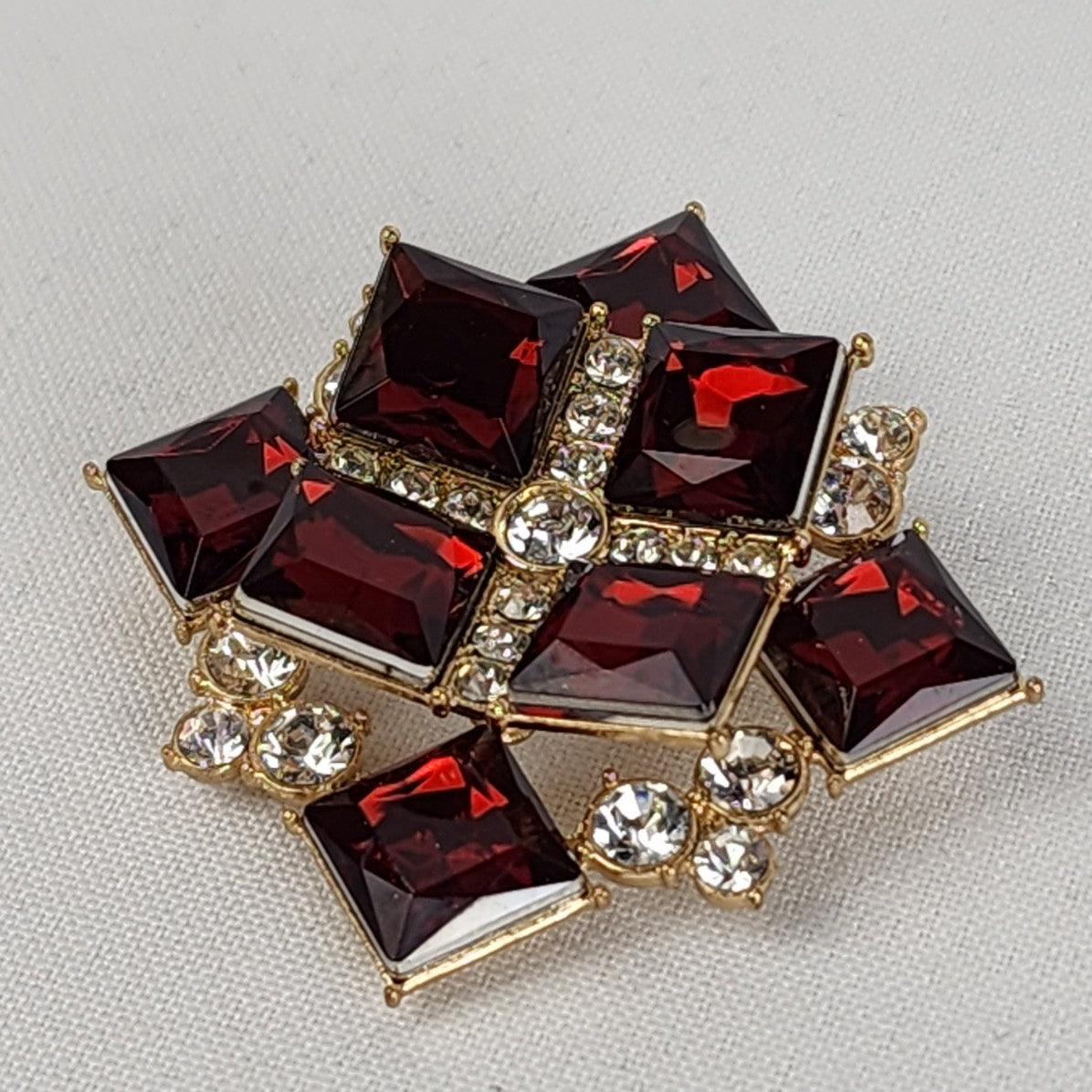 Avon Red Faceted Glass & Crystal Oversize Brooch