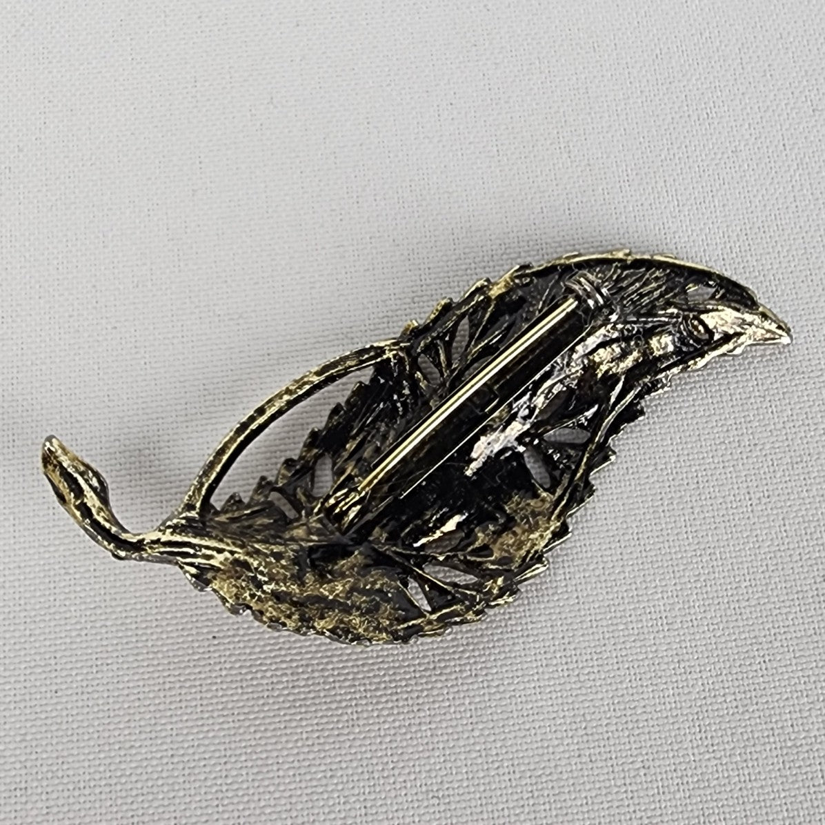 Vintage Bronze Tone Leaf Brooch